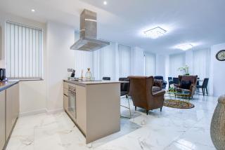 Canary Wharf 2 Bedroom Luxury Apartment - 6