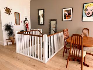Seascape - 2 bedroom flat with panoramic sea views - Hollington - 8