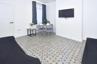 3bedroom-close-to-hospital-suitable for contractors and NHS - Stoke-on-Trent - 5