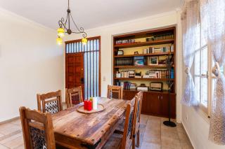 Avia's Seaside Hideaway with Lush Garden - 2