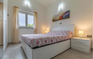 Amazing Home In Liznjan With Wi-Fi - 4