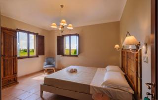 9 Bedroom Gorgeous Home In Cingoli - Cingoli - 4