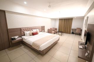 Hotel Dwarkamai - Nagpur - 1