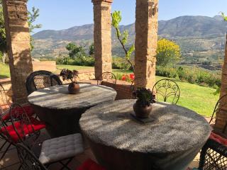 Traditional Farmhouse; large pool,gardens & views. - 9