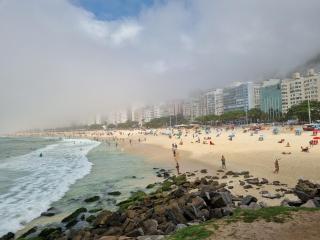 Quarto Deluxe e banheiro privativo c vista livre e perto das PRAIAS IPANEMA LEBLON ARPOADOR COPACABANA e do CRISTO REDENTOR do BONDINHO PÃO AÇUCAR ETC Chegando mais cedo que o Check-in do meio-dia, deixe suas malas, idem no Check-out das 10h manhã - 5