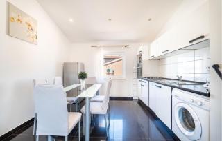 Amazing Apartment In Vrsi With Kitchen - 8