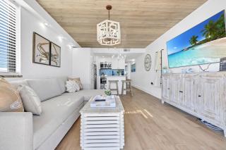 Remodeled Direct Ocean Front By Convention Center - Myrtle Beach - 4