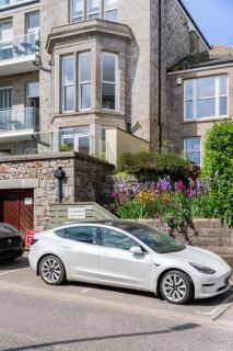 Porthminster View Luxury Sea Views Balcony, Parking, Pool, Spa & Gym - 2