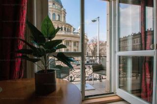Amora Homes Breathless Panorama Basilica Suite with balcony NEED RESERVATION FOR FREE PARKING - Budapest - 9