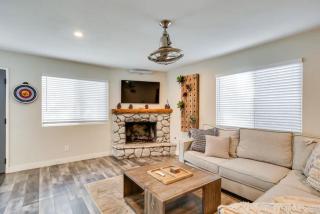Cozy Big Bear Cabin with Hot Tub & Outdoor Kitchen - Big Bear City - 7