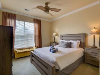 Tuscana Resort Retreat - 5