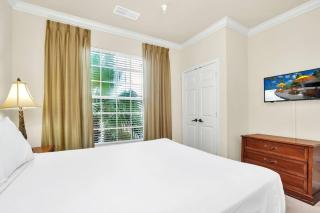 Family friendly poolside condo 15 mins to Disney - 5