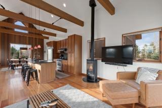 Columbia Mountain Escape - 6