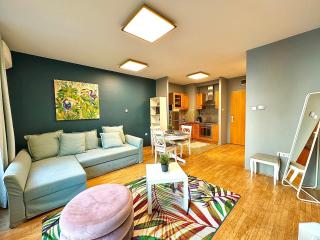 Vibrant Escape-Kazincy Residence - Budapest - 9