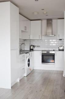 Cosy two bedroom in Romford - 7