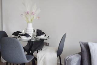 Cosy two bedroom in Romford - 1