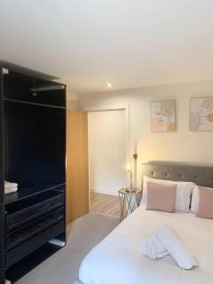 Spacious 1BR in Romford - Near Elizabeth Line - Romford - 8