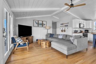 Sawyers Shore Shack by Oak Island Accommodations - Oak Island - 2