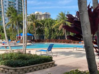 Stunning apt! Oceanview! Parking included - Sunny Isles Beach - 8