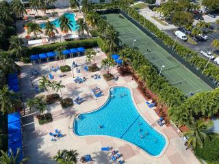 Stunning apt! Oceanview! Parking included - Sunny Isles Beach - 1