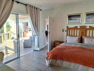 Sea Breeze Apartments - 4