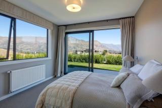 Infinity Drive - Hot Tub - Lake Views - Release NZ - Wanaka - 3