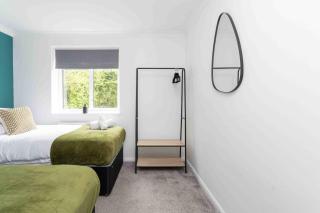 Sleeps 4 Monthly Discount WIFI Free Parking - Borehamwood - 9