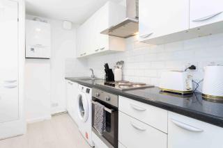 Sleeps 4 Monthly Discount WIFI Free Parking - Borehamwood - 8