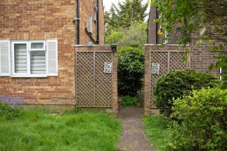 Sleeps 4 Monthly Discount WIFI Free Parking - Borehamwood - 2