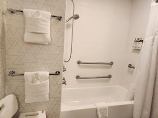 Holiday Inn Express Hotel & Suites Crawfordsville by IHG - 8