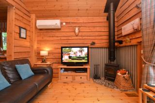 Rowan Log Cabin - 3