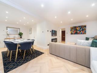 Gorgeous 4 BR House Near Station mins to London - Pass the Keys - 7