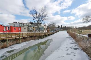 The Towpath Retreat-A Cozy Farmhouse Stay - 3