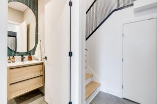 Le Mile End by M11 - Luxurious Two-Floor 1BDR Loft - 3