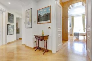 Colosseo Family Art 3BDR - Home and More - 1
