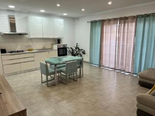 Sea side view 2 bedroom apartment with terrace Beppe`s apartment - St Paul's Bay - 9