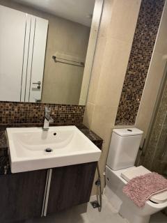 Centara Avenue Residences studio room 8th floor smart tv - 2