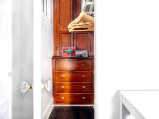 Cozy Remote Workplace - Albany - 6