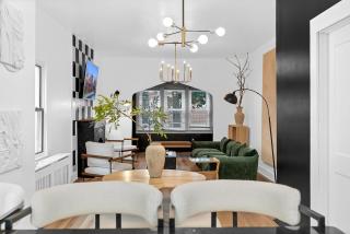 Centrally Located Modern Apartment - 4