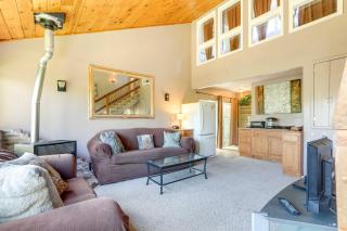 Auburn Cottage with Patios and Garden - 3 Mi to Town! - 0