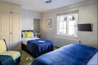 Dream Stays Bath - Trim Street Townhouse with Hot tub - Bath - 4