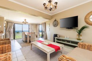 Sea Breeze Beach House - 8