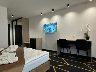 Villa Posh All Suites Hotel & SPA - Międzywodzie - 4