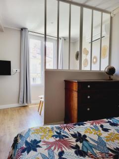 Place Puget - Centre ancien proche gare et départ Corse - AC - 2