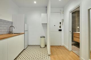 Vibrant and modern apartment - 4