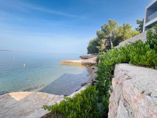 Sea Breeze Apartments - 2