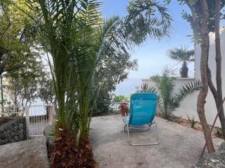 Sea Breeze Apartments - 8