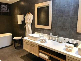 Luxury 6 bedroom Villa overlooking the Andaman sea - 2