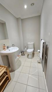 Castle Pond House - Pembroke - 8