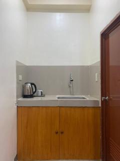 Llaguno City Inn - 8